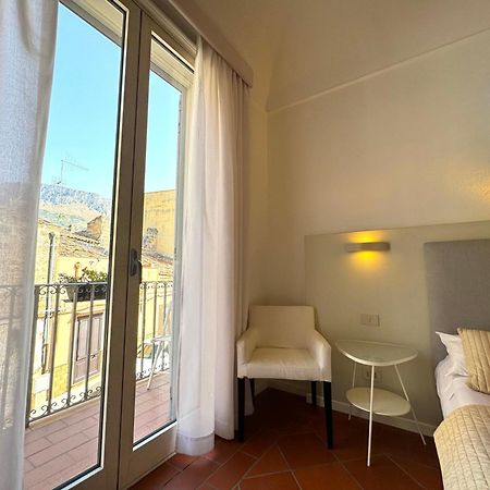 B&B Antichi Colori Cinisi Eksteriør bilde