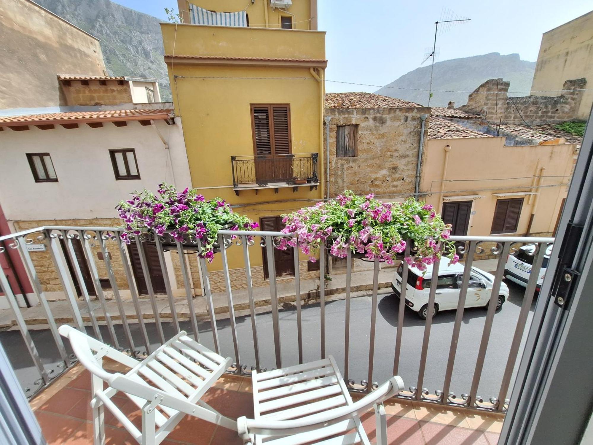 B&B Antichi Colori Cinisi Eksteriør bilde