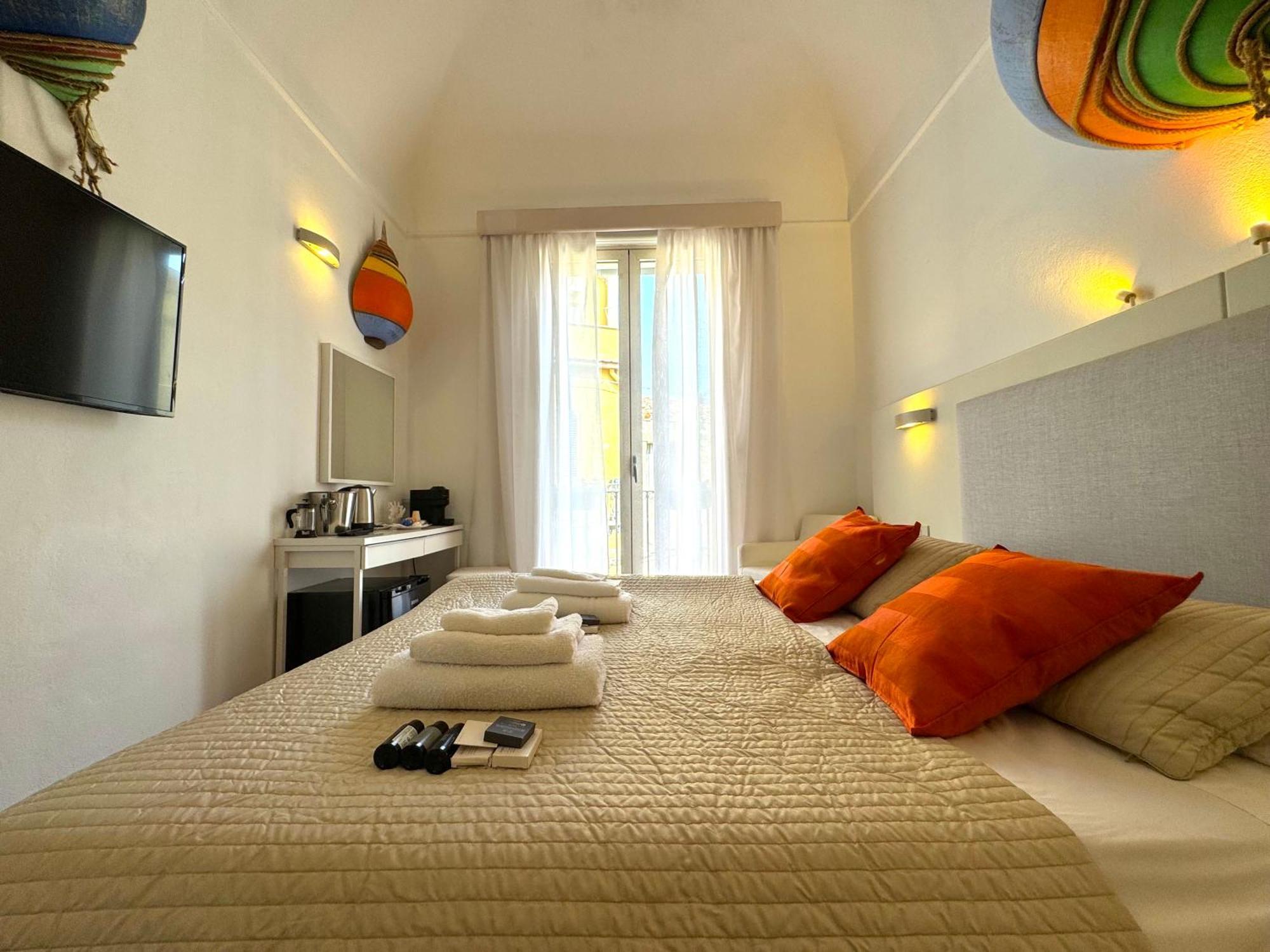 B&B Antichi Colori Cinisi Eksteriør bilde